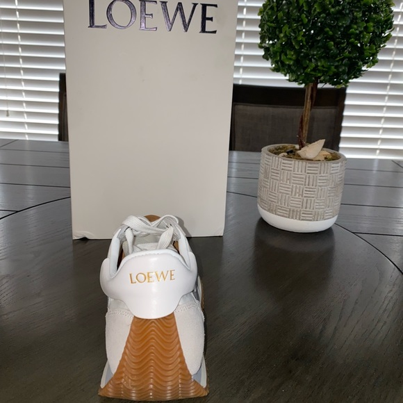 Loewe 1 size 5 Bran New in Box!! - Picture 2 of 5